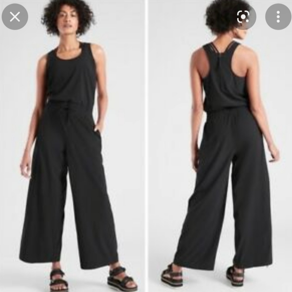 Athleta black wide legged jumper